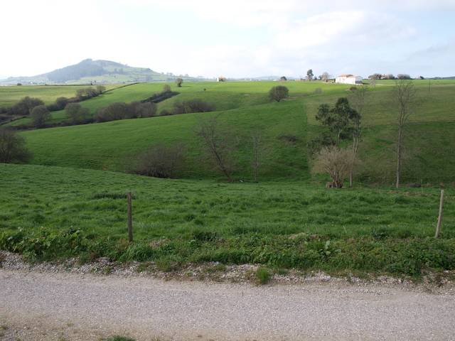 imagen 1 de Venta de fincas en Viveda (Cantabria)