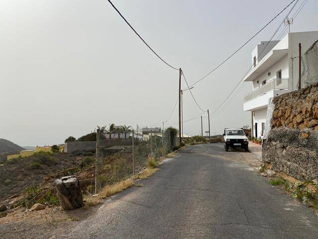 imagen 1 de Venta de finca a pie de carretera en La Cisnera (Tenerife)