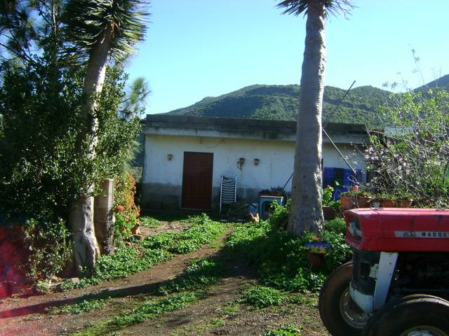 imagen 1 de Venta de terreno con casita en Buenavista del Norte (Tenerife)