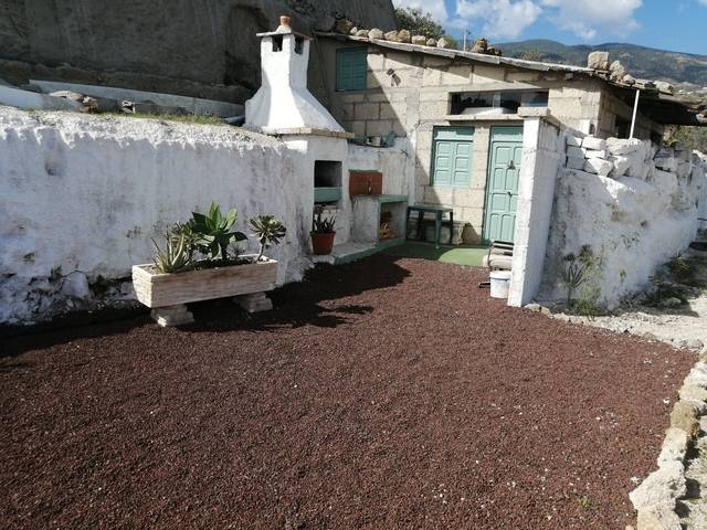 imagen 1 de Venta de terreno con casa cueva en Tenerife