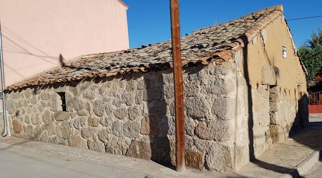 imagen 1 de Venta de antigua casa de pueblo en La Torre (Ávila)