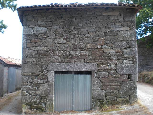 imagen 1 de Venta de antigua casa rural en Chantada (Lugo)
