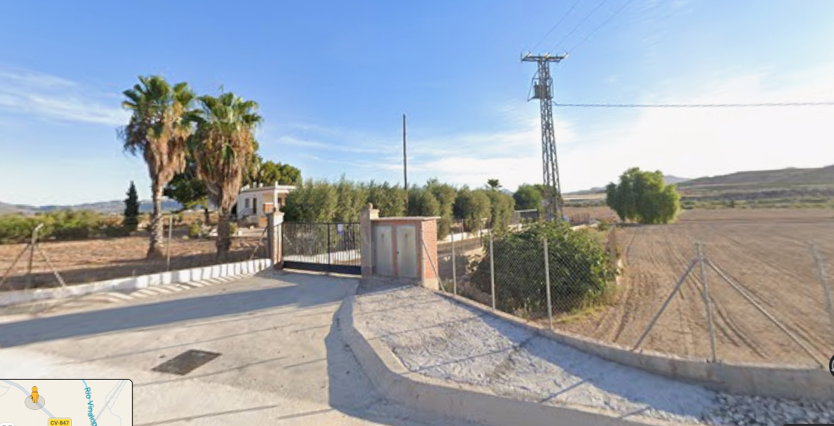 imagen 1 de Finca idela para explotacion agricola,pero tambien para otras actividades,Area autocaravanas ,parking a dos minutos de campo de golf,y a 20 del aeropuerto