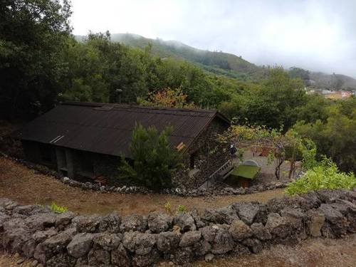 imagen 1 de Venta de casa rural con terreno en El Tanque (Tenerife)
