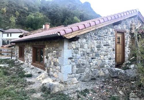 imagen 1 de Venta de casa rural en Vega de Liébana (Cantabria)
