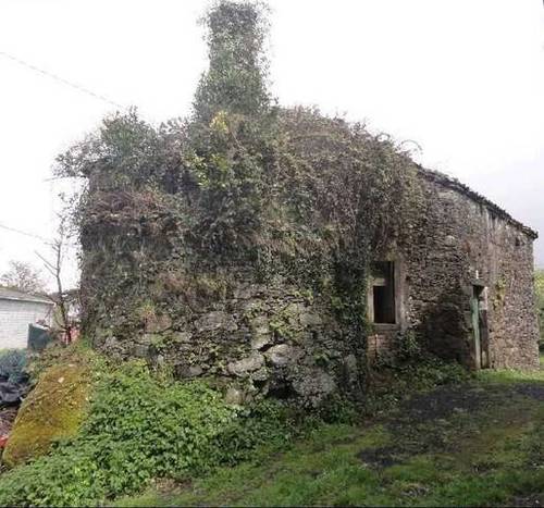 imagen 1 de Venta de casa rural para restaurar en Sobrado dos Monxes (A Coruña)
