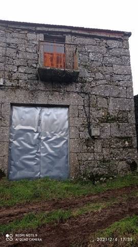 imagen 1 de Venta de casa para reformar en la montaña Calvos de Randin (Ourense)