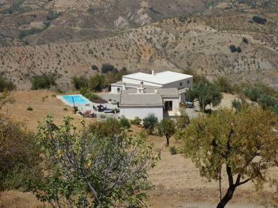 imagen 1 de Venta de bodega ecológica con vivienda en Lobras (Granada)