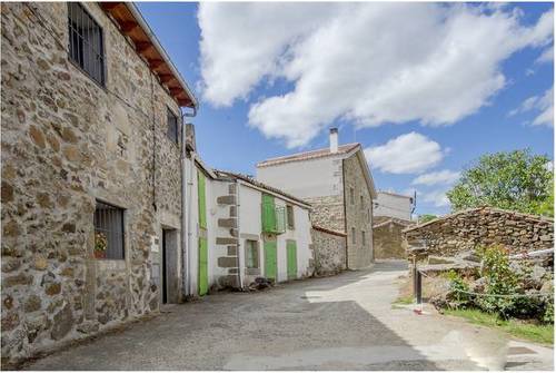 imagen 1 de Venta de casa rural reformada en El Barquillo (Ávila)