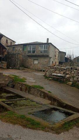 imagen 1 de Venta de fincas y dos casas rurales en Viana (Ourense)