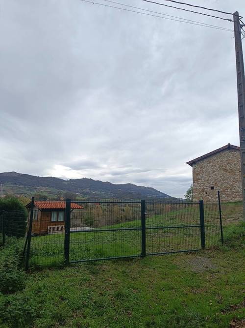 imagen 3 de Terreno edificable en Oviedo  – 2.000 m² de naturaleza, ubicación y potencial