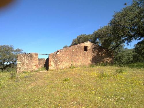 imagen 4 de FINCA EN LA SIERRA DE ARACENA Y PICOS DE AROCHE (HUELVA)