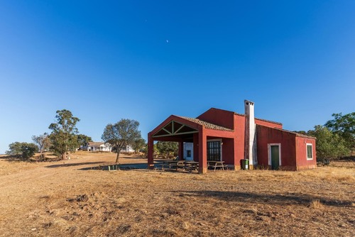 imagen 1 de Oportunidad Única: Venta de Complejo de Alojamiento Rural en el Andévalo de Huelva