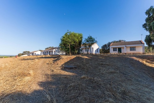 imagen 22 de Oportunidad Única: Venta de Complejo de Alojamiento Rural en el Andévalo de Huelva
