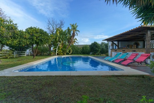 imagen 1 de Finca rústica con chalet independiente y piscina en Manzanilla