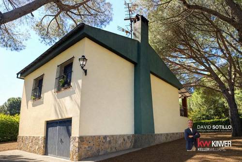 imagen 5 de Finca rústica con vivienda, olivar, frutales y autonomía energética en Andújar